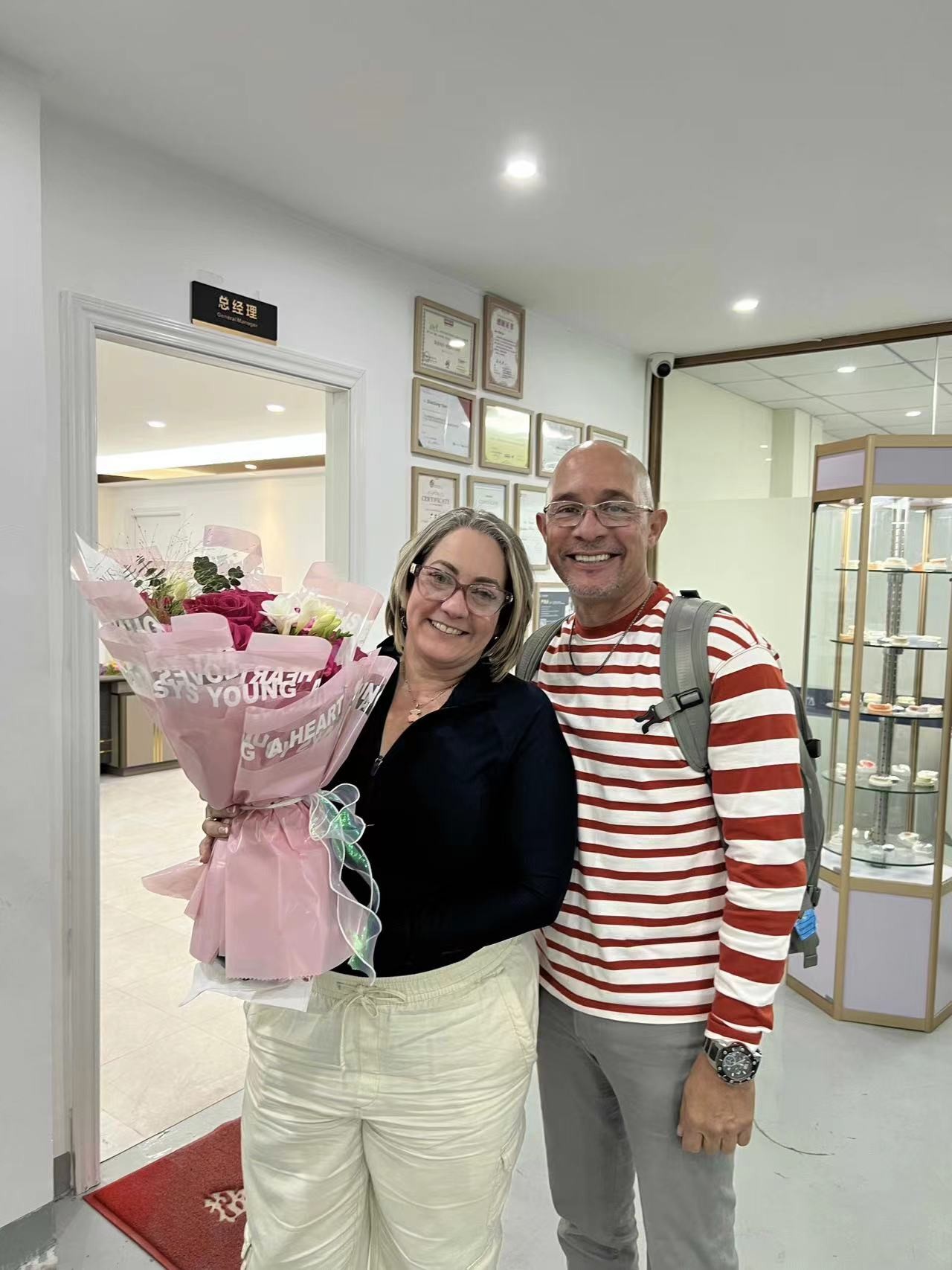 Últimos blogs de la empresa sobre Bienvenido a los clientes a visitar el laboratorio de Joydenta